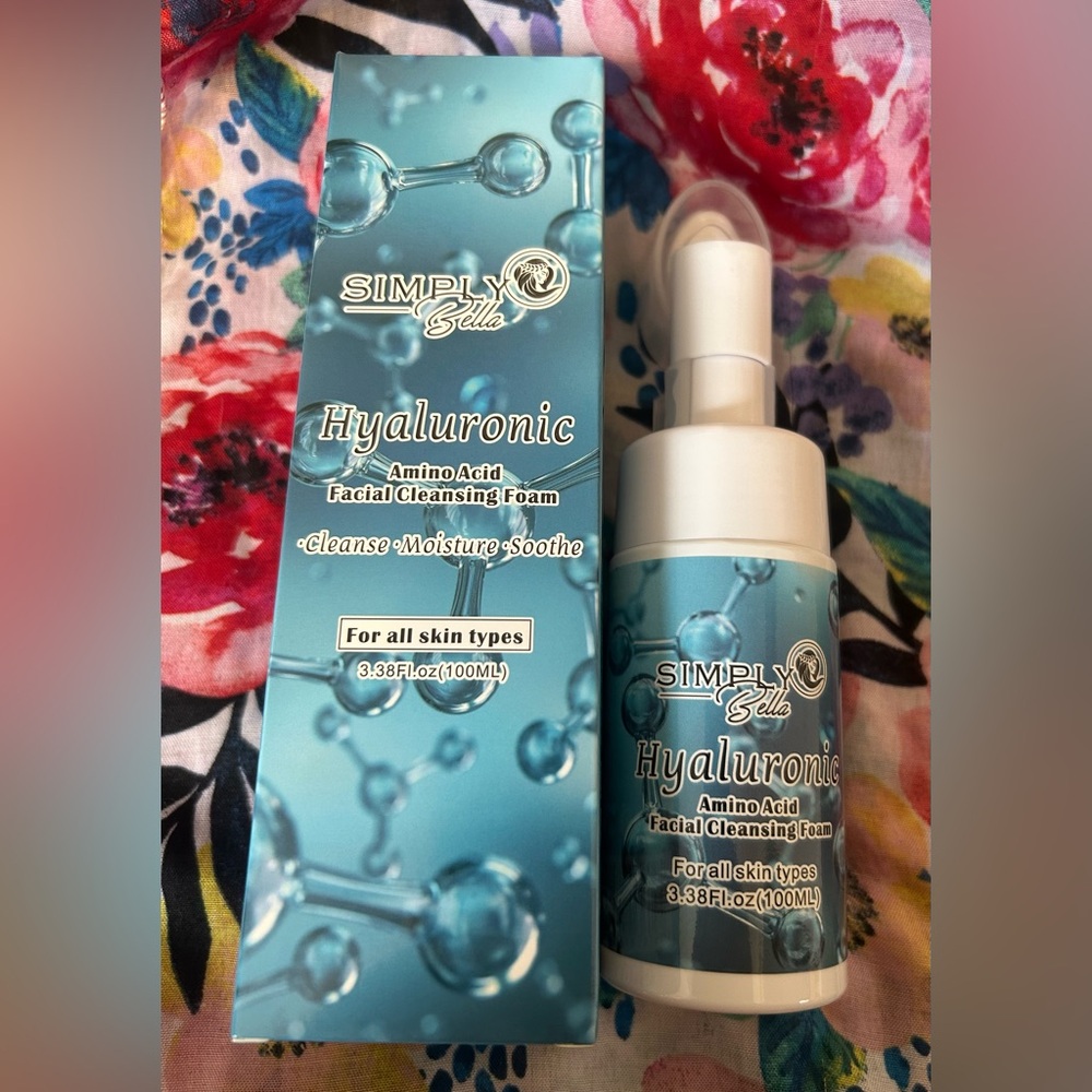 Simply Bella Hyaluronic Acid Facial Foam Cleanser
